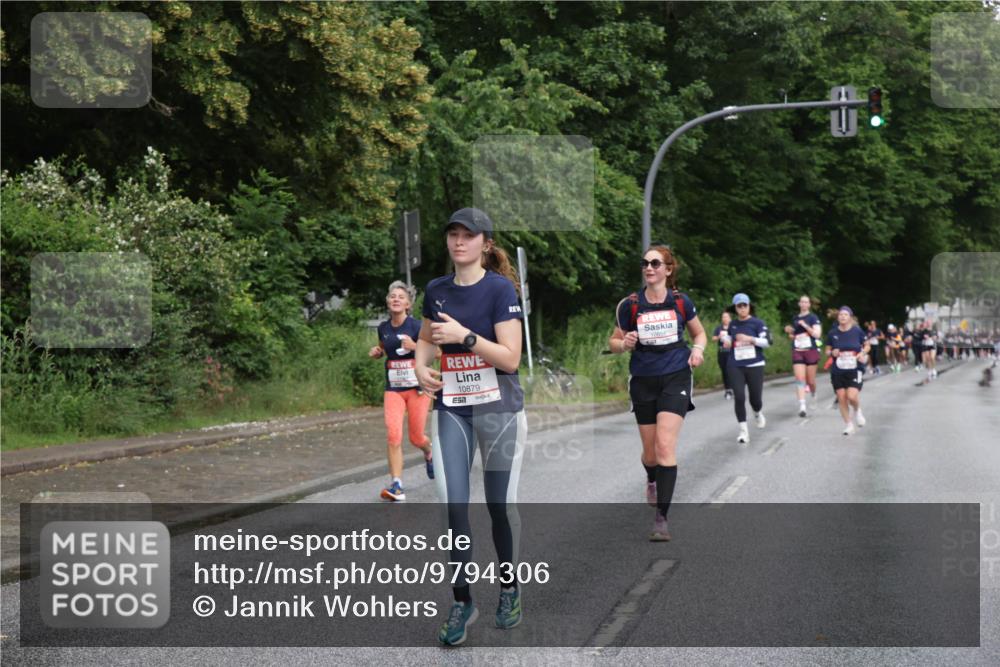 14.06.2026 - REWE Women's Run Jannik Wohlers http://msf.ph/oto/9794306 14.06.2026 09:54:32 Laufen 10879, 51 meine-sportfotos.de