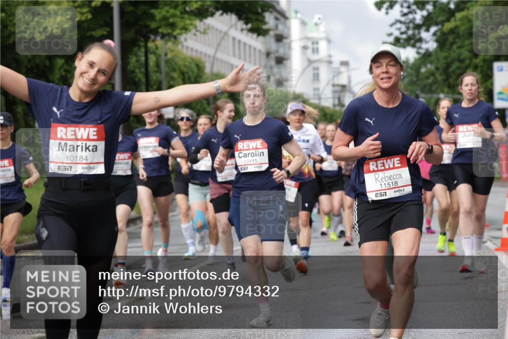 14.06.2026 - REWE Women's Run Jannik Wohlers http://msf.ph/oto/9794332 14.06.2026 09:08:25 Laufen 10184, 7, 10115, 6577, 11518 meine-sportfotos.de