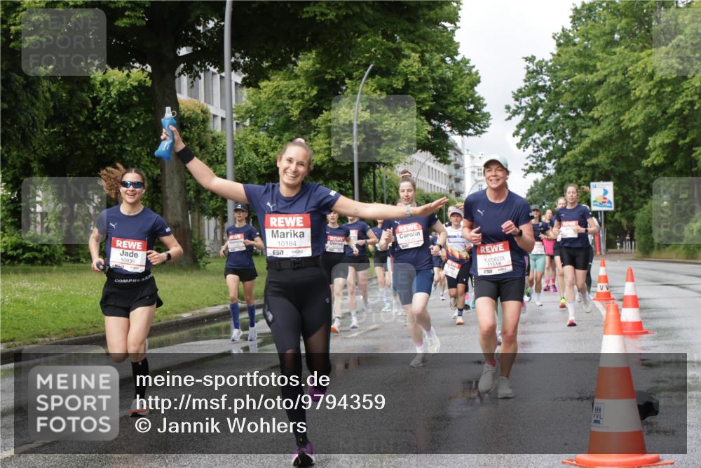 14.06.2026 - REWE Women's Run Jannik Wohlers http://msf.ph/oto/9794359 14.06.2026 09:08:25 Laufen 10184, 57, 10935, 11518, 657, 893, 02, 22 meine-sportfotos.de