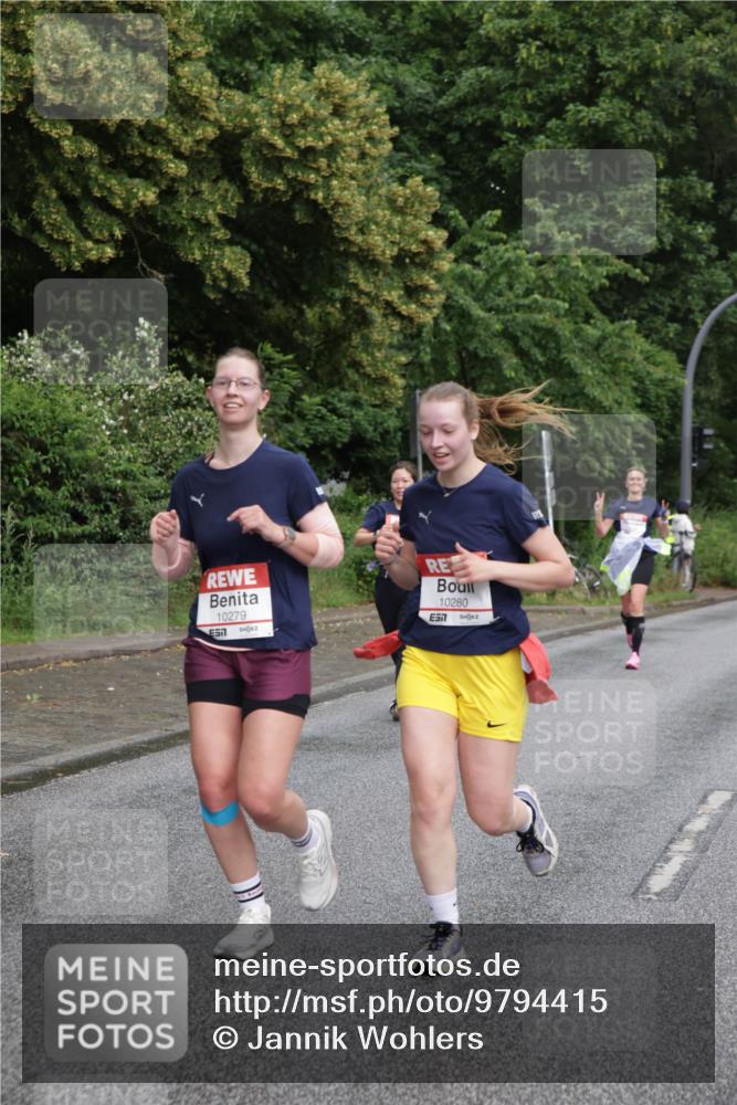 14.06.2026 - REWE Women's Run Jannik Wohlers http://msf.ph/oto/9794415 14.06.2026 09:54:40 Laufen 10279, 10280, 7 meine-sportfotos.de