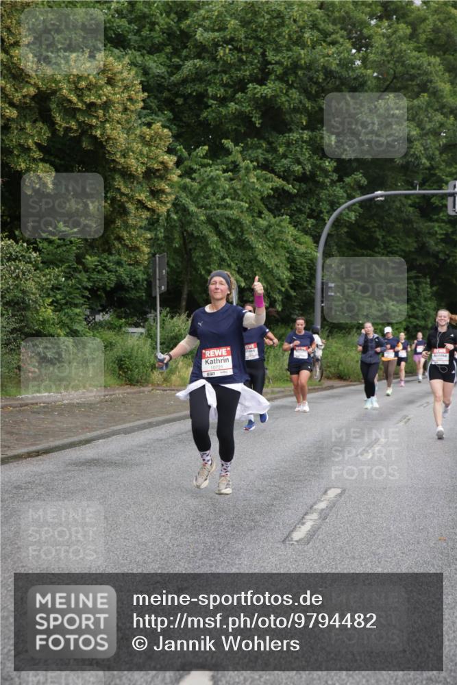 14.06.2026 - REWE Women's Run Jannik Wohlers http://msf.ph/oto/9794482 14.06.2026 09:54:47 Laufen 10721 meine-sportfotos.de