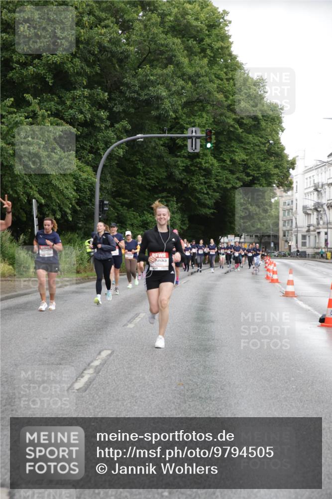 14.06.2026 - REWE Women's Run Jannik Wohlers http://msf.ph/oto/9794505 14.06.2026 09:54:49 Laufen 10565, 1577 meine-sportfotos.de