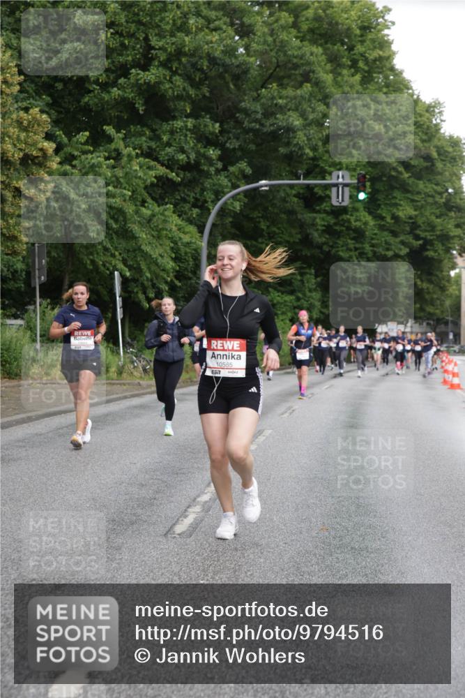 14.06.2026 - REWE Women's Run Jannik Wohlers http://msf.ph/oto/9794516 14.06.2026 09:54:50 Laufen 10565, 657 meine-sportfotos.de
