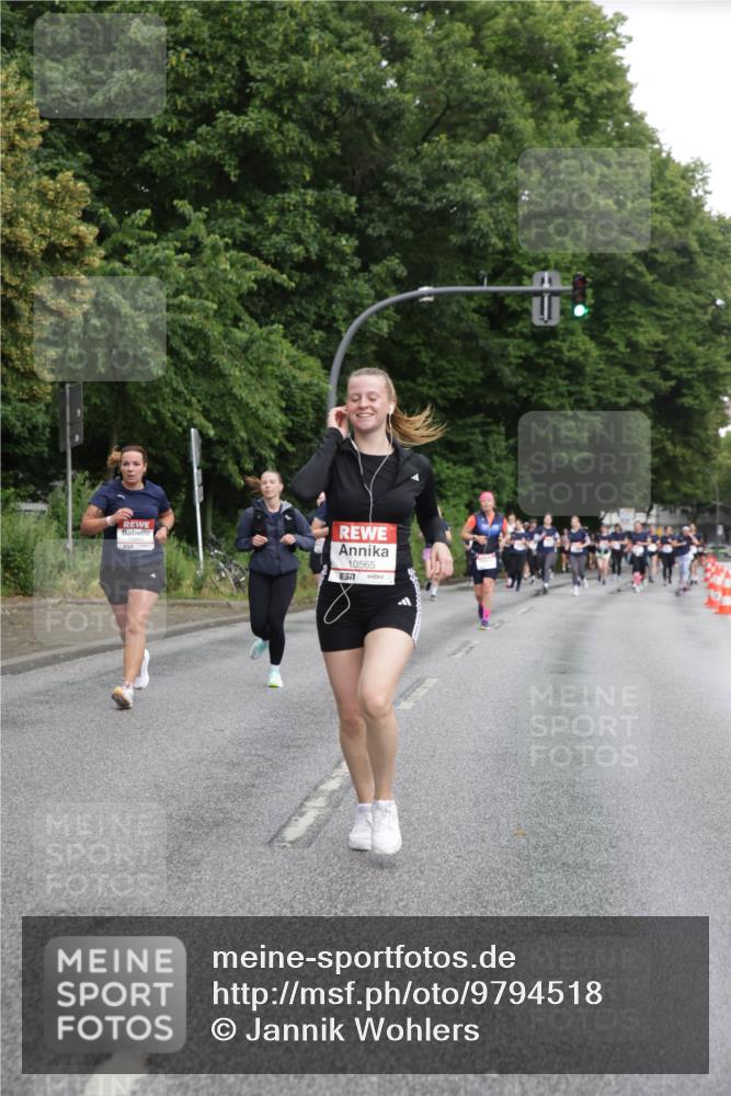 14.06.2026 - REWE Women's Run Jannik Wohlers http://msf.ph/oto/9794518 14.06.2026 09:54:50 Laufen 10565, 7 meine-sportfotos.de