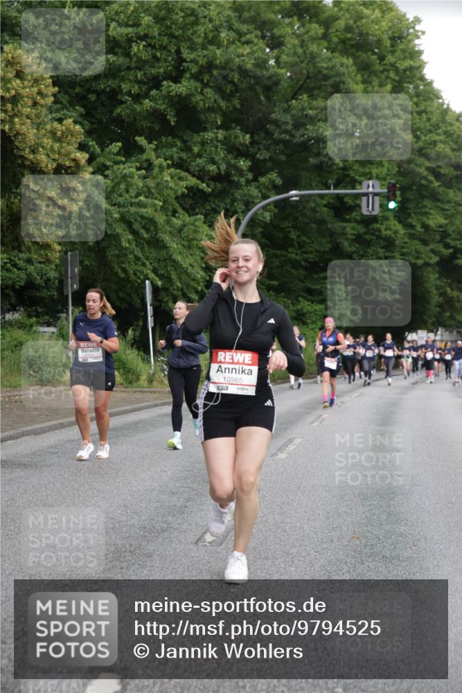 14.06.2026 - REWE Women's Run Jannik Wohlers http://msf.ph/oto/9794525 14.06.2026 09:54:50 Laufen 10664, 10565, 57 meine-sportfotos.de