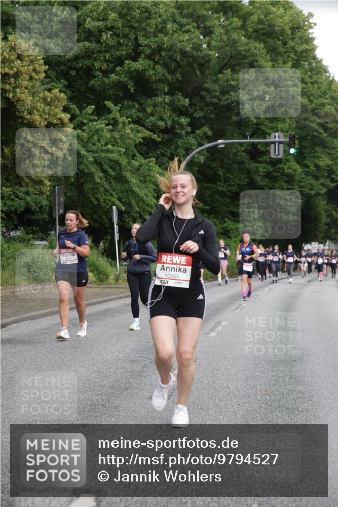 14.06.2026 - REWE Women's Run Jannik Wohlers http://msf.ph/oto/9794527 14.06.2026 09:54:50 Laufen 10565, 571 meine-sportfotos.de
