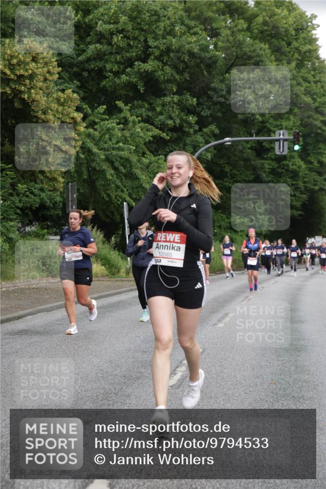 14.06.2026 - REWE Women's Run Jannik Wohlers http://msf.ph/oto/9794533 14.06.2026 09:54:50 Laufen 10664, 10565, 577 meine-sportfotos.de