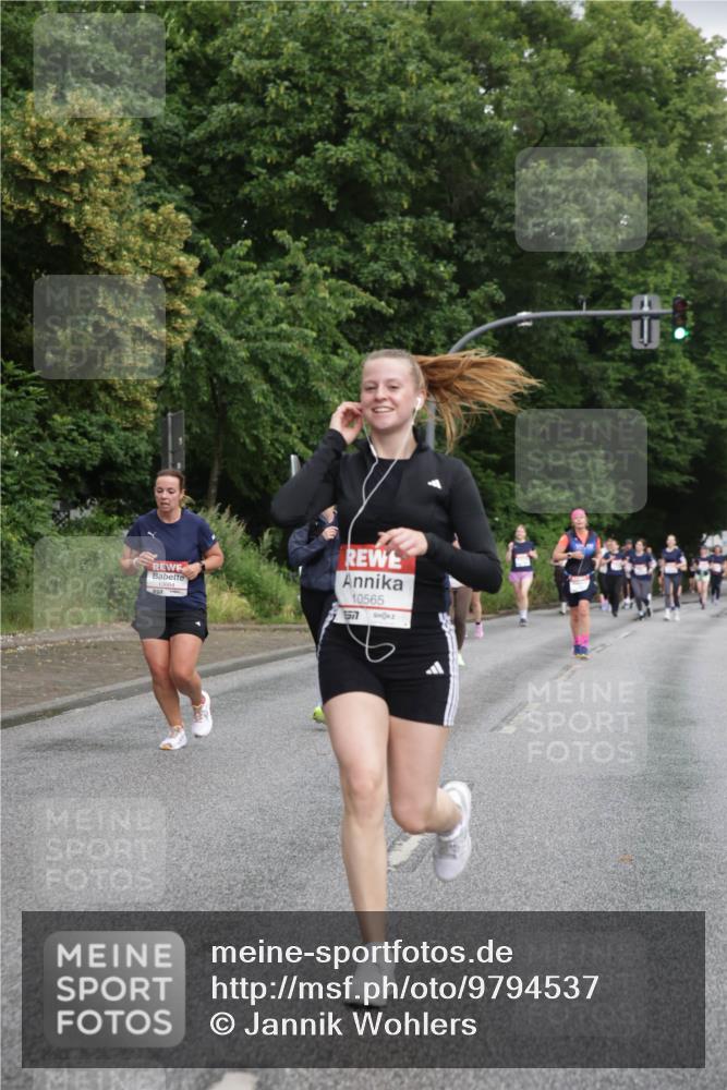 14.06.2026 - REWE Women's Run Jannik Wohlers http://msf.ph/oto/9794537 14.06.2026 09:54:51 Laufen 10664, 10565, 577 meine-sportfotos.de