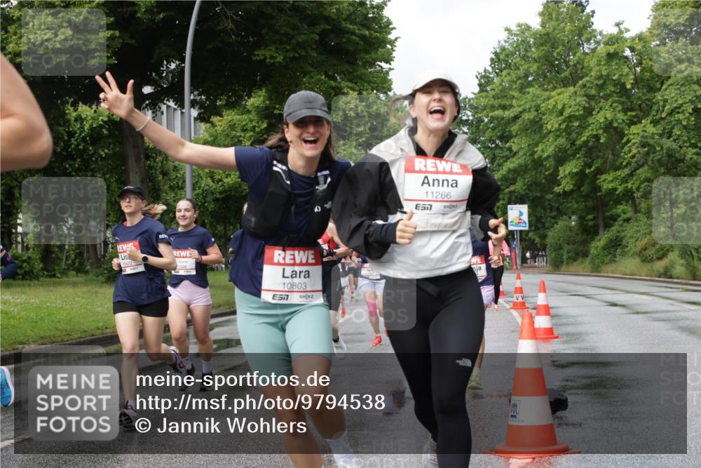 14.06.2026 - REWE Women's Run Jannik Wohlers http://msf.ph/oto/9794538 14.06.2026 09:08:32 Laufen 10422, 11526, 10803, 11266, 7 meine-sportfotos.de
