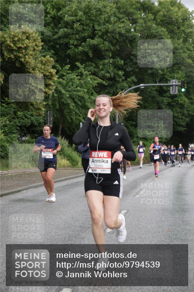 14.06.2026 - REWE Women's Run Jannik Wohlers http://msf.ph/oto/9794539 14.06.2026 09:54:51 Laufen 10565, 577 meine-sportfotos.de