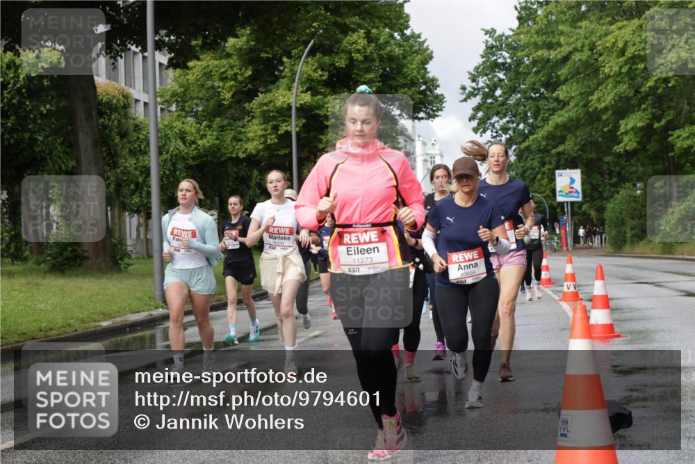 14.06.2026 - REWE Women's Run Jannik Wohlers http://msf.ph/oto/9794601 14.06.2026 09:08:38 Laufen 10133, 11273, 10699, 657, 0222 meine-sportfotos.de