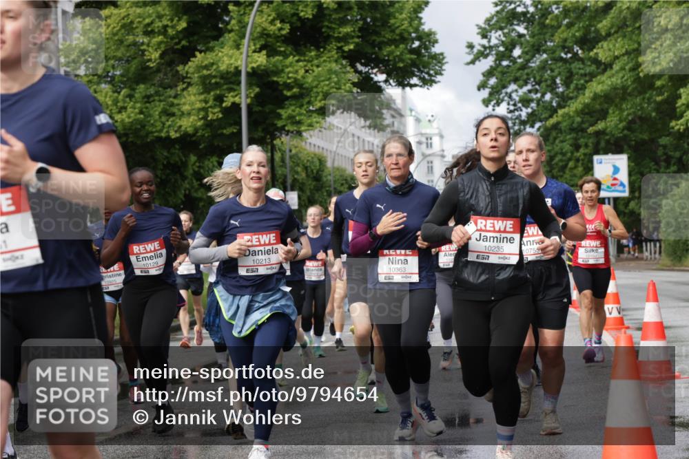 14.06.2026 - REWE Women's Run Jannik Wohlers http://msf.ph/oto/9794654 14.06.2026 09:08:44 Laufen 1, 10925, 10129, 10213, 10363, 112, 10235, 10755, 7, 57 meine-sportfotos.de
