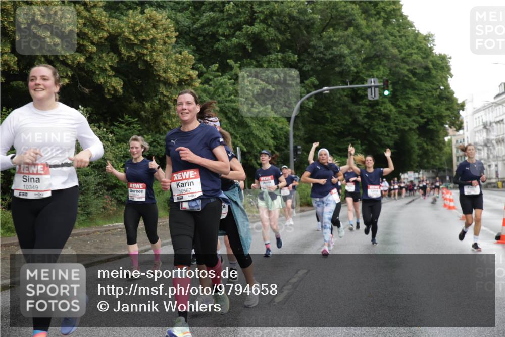 14.06.2026 - REWE Women's Run Jannik Wohlers http://msf.ph/oto/9794658 14.06.2026 09:55:05 Laufen 10349, 517, 10567, 57 meine-sportfotos.de