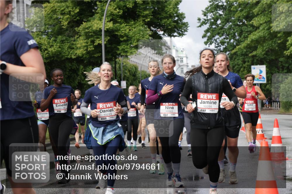 14.06.2026 - REWE Women's Run Jannik Wohlers http://msf.ph/oto/9794661 14.06.2026 09:08:44 Laufen 10129, 10925, 10213, 57, 10363, 7, 10235, 7, 57 meine-sportfotos.de