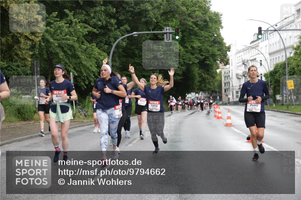 14.06.2026 - REWE Women's Run Jannik Wohlers http://msf.ph/oto/9794662 14.06.2026 09:55:06 Laufen 10450, 10558, 10160 meine-sportfotos.de