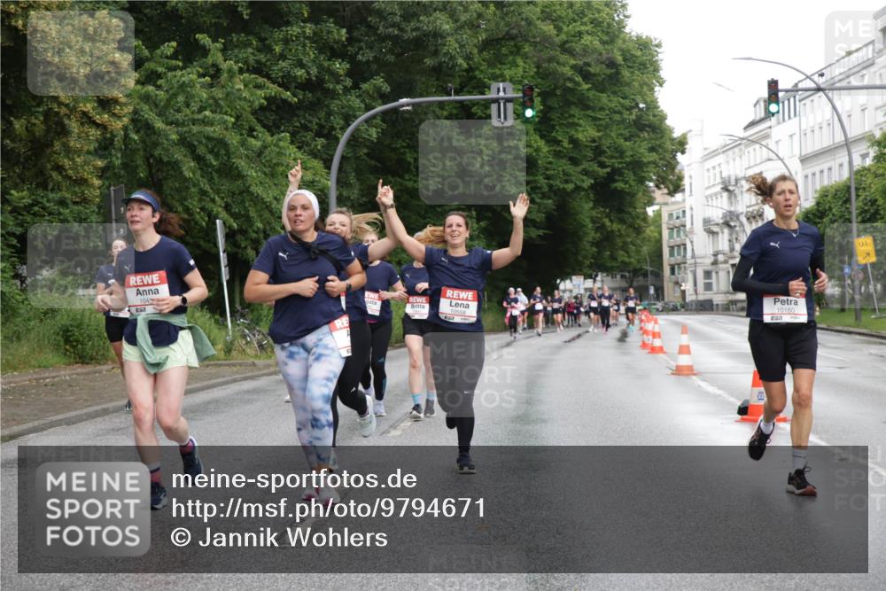 14.06.2026 - REWE Women's Run Jannik Wohlers http://msf.ph/oto/9794671 14.06.2026 09:55:06 Laufen 104, 11441, 10558, 7, 10160, 01 meine-sportfotos.de