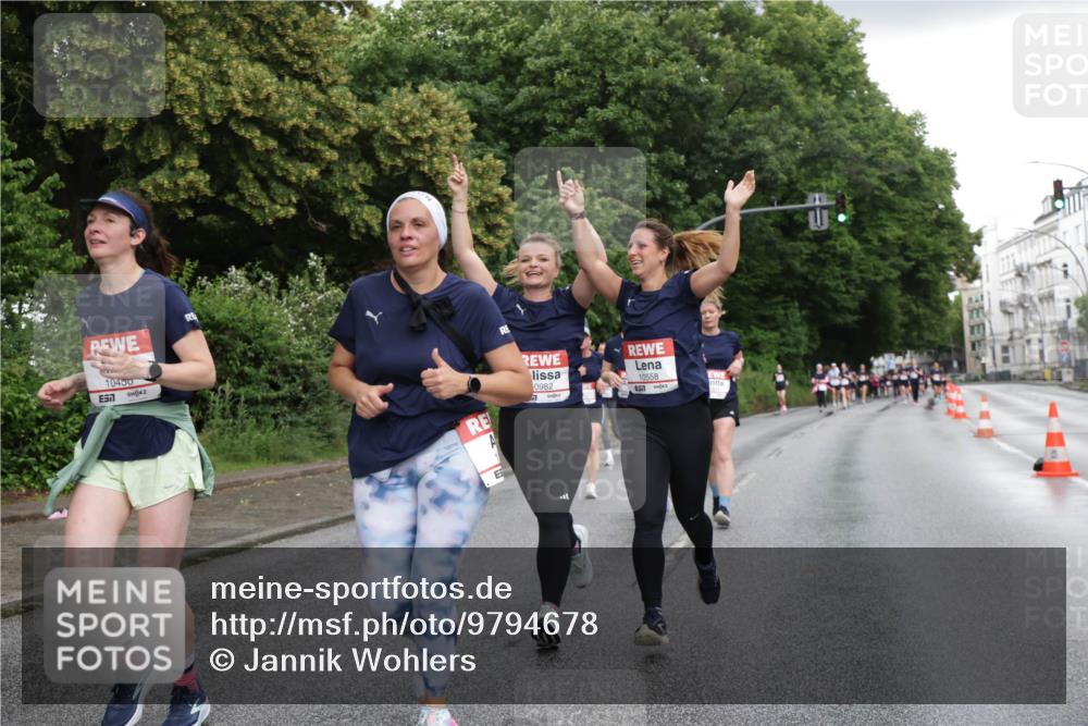 14.06.2026 - REWE Women's Run Jannik Wohlers http://msf.ph/oto/9794678 14.06.2026 09:55:08 Laufen 10450, 57, 0982, 10558, 651 meine-sportfotos.de