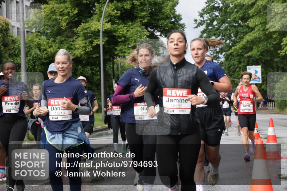 14.06.2026 - REWE Women's Run Jannik Wohlers http://msf.ph/oto/9794693 14.06.2026 09:08:44 Laufen 10129, 7, 10213, 57, 11261, 1036, 7, 12, 10235, 7, 10150 meine-sportfotos.de