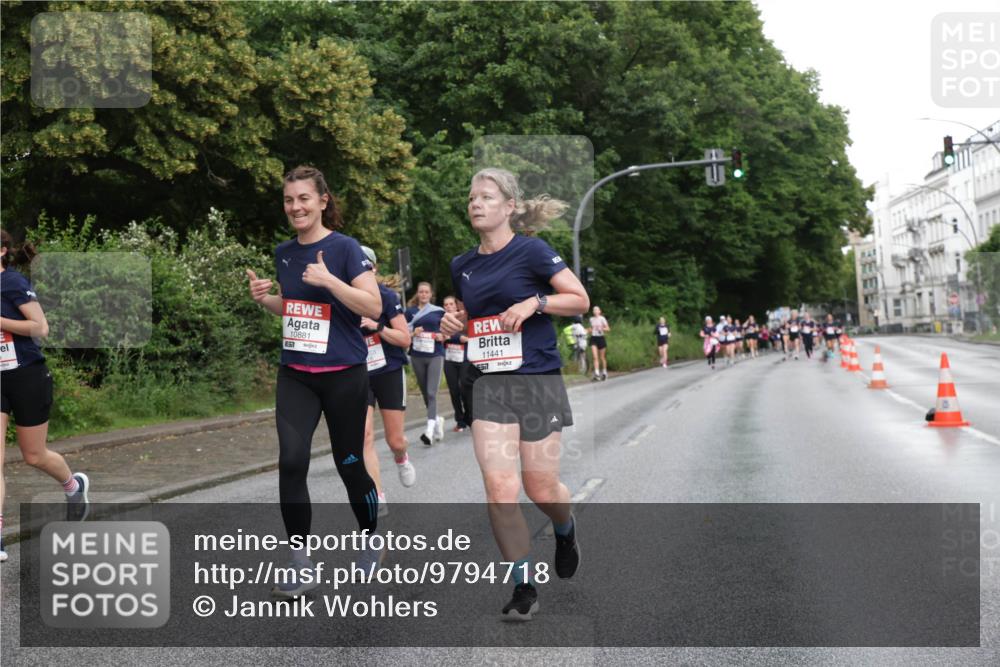 14.06.2026 - REWE Women's Run Jannik Wohlers http://msf.ph/oto/9794718 14.06.2026 09:55:10 Laufen 10881, 11441, 7 meine-sportfotos.de