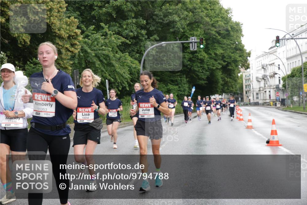 14.06.2026 - REWE Women's Run Jannik Wohlers http://msf.ph/oto/9794788 14.06.2026 09:55:25 Laufen 11446, 7, 11353, 10058, 7, 10055, 7 meine-sportfotos.de