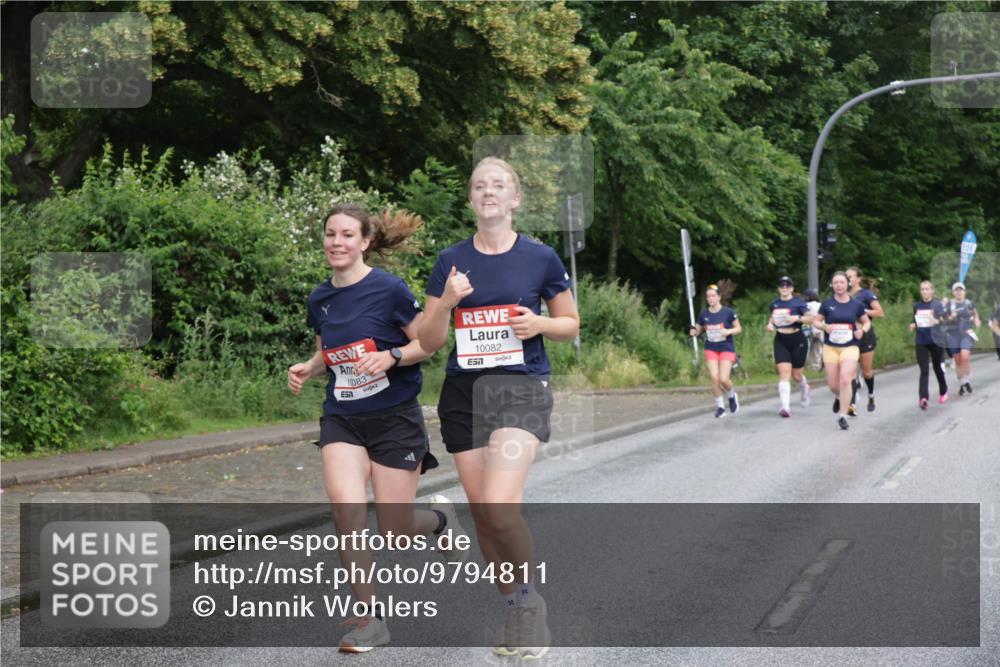 14.06.2026 - REWE Women's Run Jannik Wohlers http://msf.ph/oto/9794811 14.06.2026 09:55:27 Laufen 10083, 10082 meine-sportfotos.de