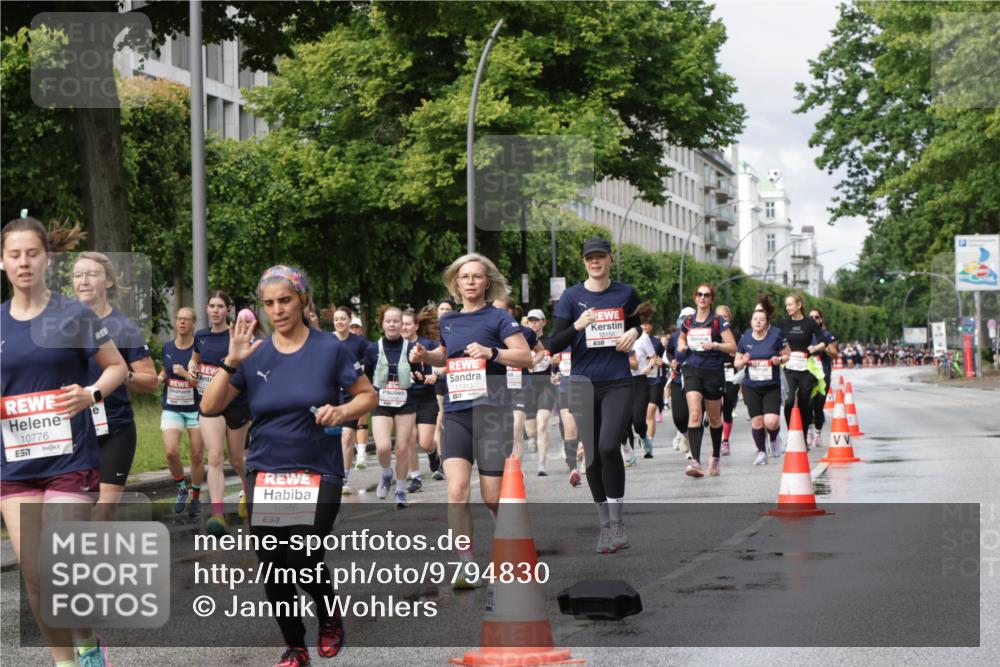 14.06.2026 - REWE Women's Run Jannik Wohlers http://msf.ph/oto/9794830 14.06.2026 09:09:05 Laufen 10776, 57, 10156, 11313, 10986 meine-sportfotos.de