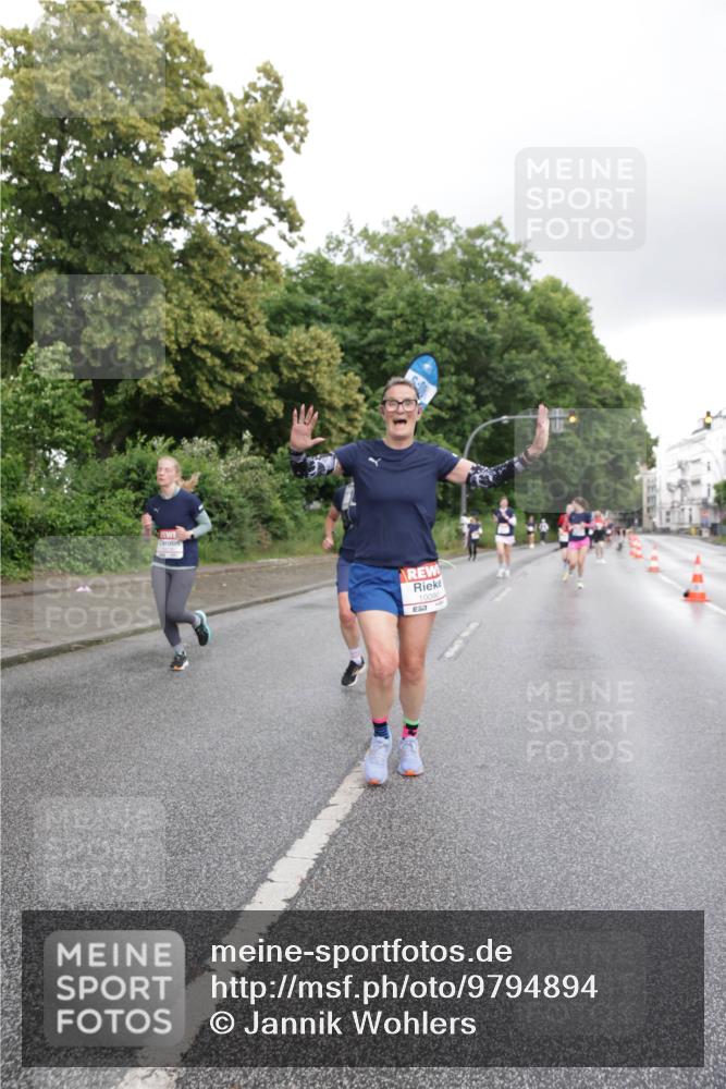 14.06.2026 - REWE Women's Run Jannik Wohlers http://msf.ph/oto/9794894 14.06.2026 09:55:36 Laufen 10090, 57 meine-sportfotos.de