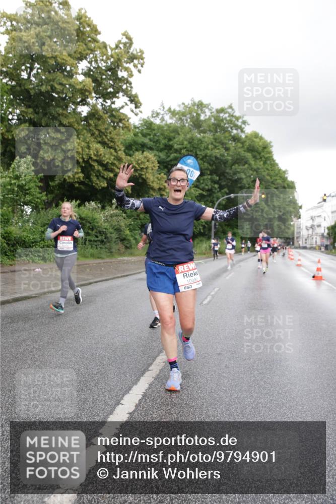 14.06.2026 - REWE Women's Run Jannik Wohlers http://msf.ph/oto/9794901 14.06.2026 09:55:36 Laufen 10090, 7 meine-sportfotos.de