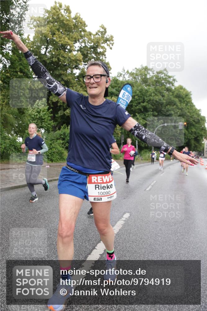 14.06.2026 - REWE Women's Run Jannik Wohlers http://msf.ph/oto/9794919 14.06.2026 09:55:36 Laufen 6, 00, 10090, 7 meine-sportfotos.de