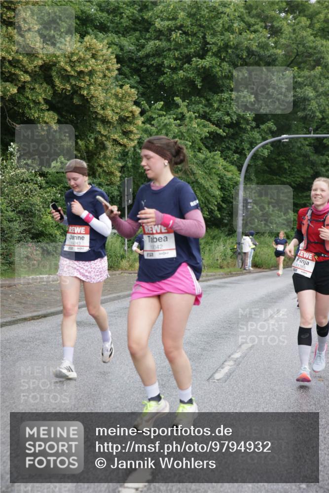 14.06.2026 - REWE Women's Run Jannik Wohlers http://msf.ph/oto/9794932 14.06.2026 09:55:40 Laufen 10043, 10042, 11385, 557 meine-sportfotos.de