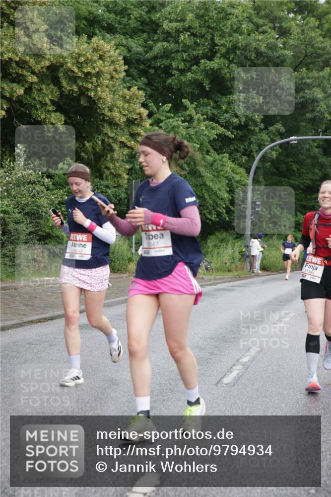 14.06.2026 - REWE Women's Run Jannik Wohlers http://msf.ph/oto/9794934 14.06.2026 09:55:40 Laufen 10043, 042, 11385, 657 meine-sportfotos.de