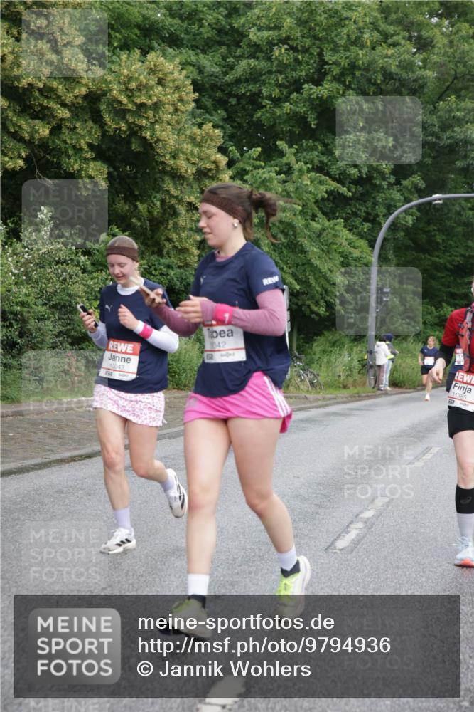 14.06.2026 - REWE Women's Run Jannik Wohlers http://msf.ph/oto/9794936 14.06.2026 09:55:40 Laufen 10043, 042, 11385, 57 meine-sportfotos.de