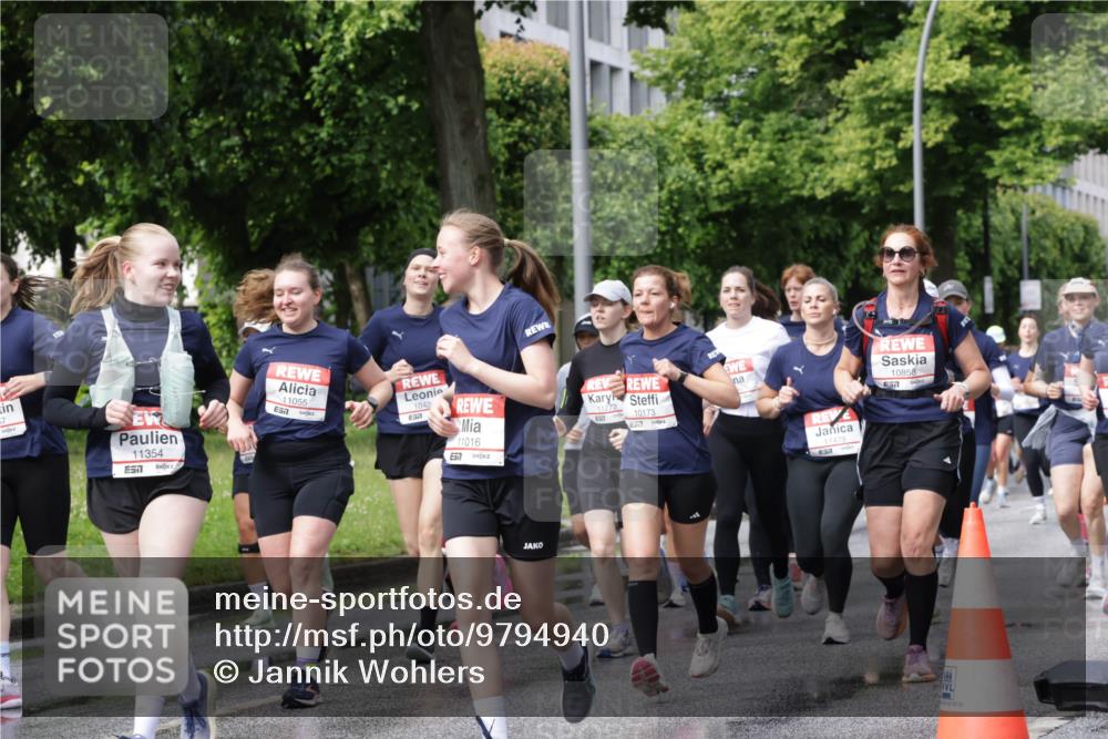 14.06.2026 - REWE Women's Run Jannik Wohlers http://msf.ph/oto/9794940 14.06.2026 09:09:10 Laufen 11354, 7, 11055, 1042, 11016, 11272, 10173, 11479, 1517, 10858, 657, 90, 02, 22 meine-sportfotos.de