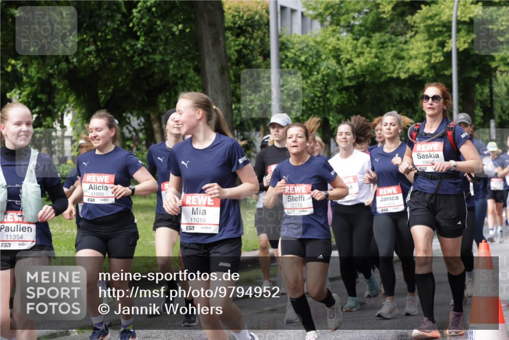 14.06.2026 - REWE Women's Run Jannik Wohlers http://msf.ph/oto/9794952 14.06.2026 09:09:10 Laufen 11354, 7, 11055, 7, 11016, 10173, 7, 11479, 10853, 7 meine-sportfotos.de