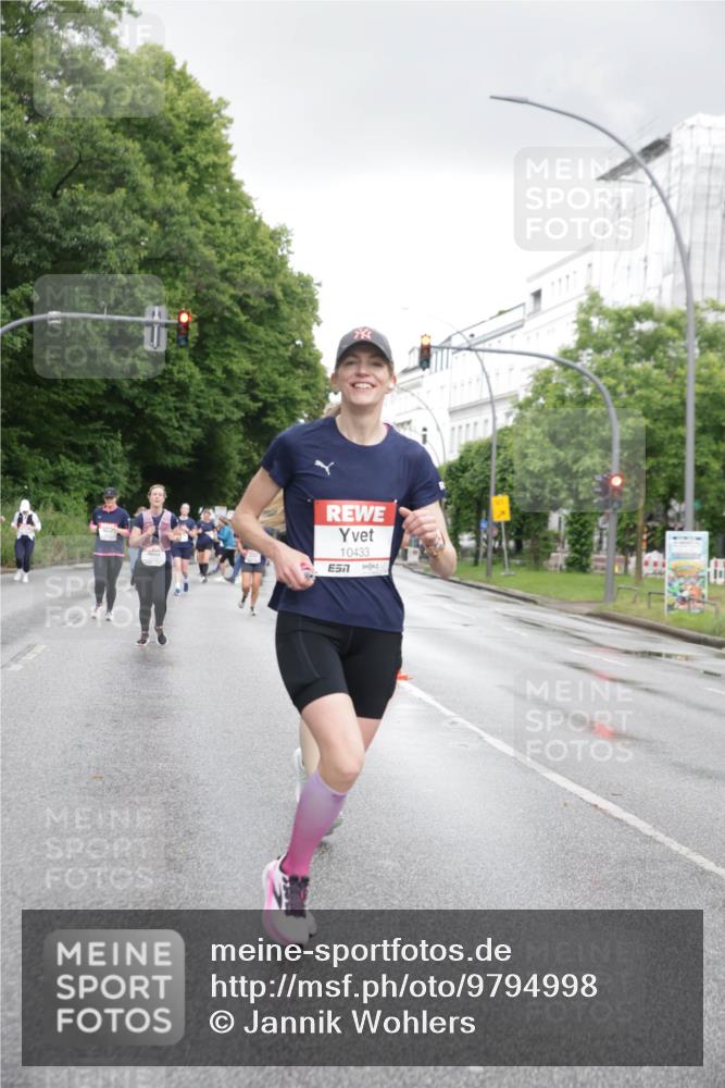 14.06.2026 - REWE Women's Run Jannik Wohlers http://msf.ph/oto/9794998 14.06.2026 09:55:44 Laufen 10433, 7 meine-sportfotos.de