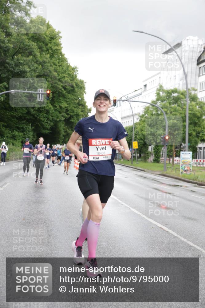 14.06.2026 - REWE Women's Run Jannik Wohlers http://msf.ph/oto/9795000 14.06.2026 09:55:44 Laufen 10433, 7 meine-sportfotos.de
