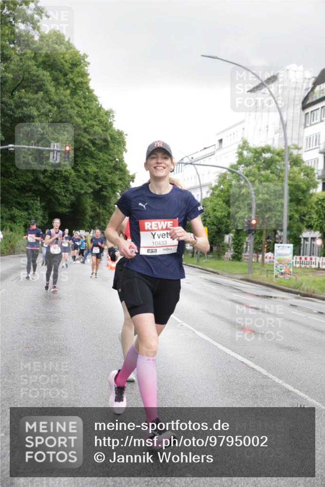 14.06.2026 - REWE Women's Run Jannik Wohlers http://msf.ph/oto/9795002 14.06.2026 09:55:44 Laufen 10433, 7 meine-sportfotos.de