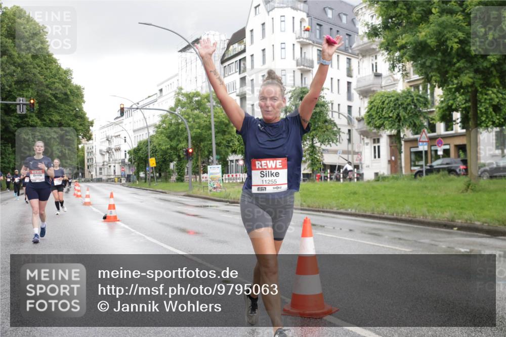 14.06.2026 - REWE Women's Run Jannik Wohlers http://msf.ph/oto/9795063 14.06.2026 09:55:52 Laufen 11255, 7 meine-sportfotos.de