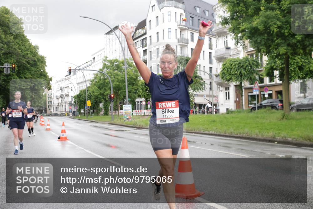 14.06.2026 - REWE Women's Run Jannik Wohlers http://msf.ph/oto/9795065 14.06.2026 09:55:52 Laufen 11255 meine-sportfotos.de