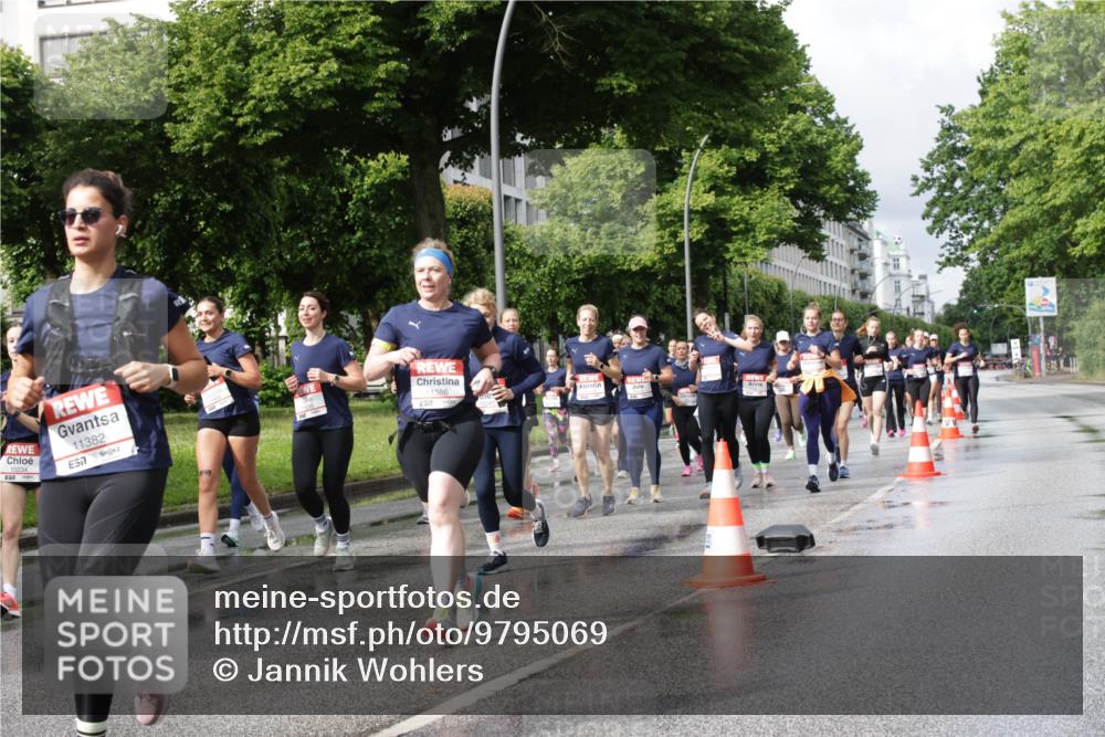 14.06.2026 - REWE Women's Run Jannik Wohlers http://msf.ph/oto/9795069 14.06.2026 09:09:16 Laufen 10234, 11382, 57, 11386 meine-sportfotos.de