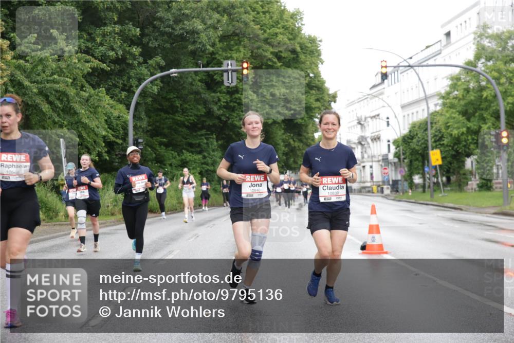 14.06.2026 - REWE Women's Run Jannik Wohlers http://msf.ph/oto/9795136 14.06.2026 09:55:59 Laufen 10566, 11101, 10840, 10839, 7 meine-sportfotos.de