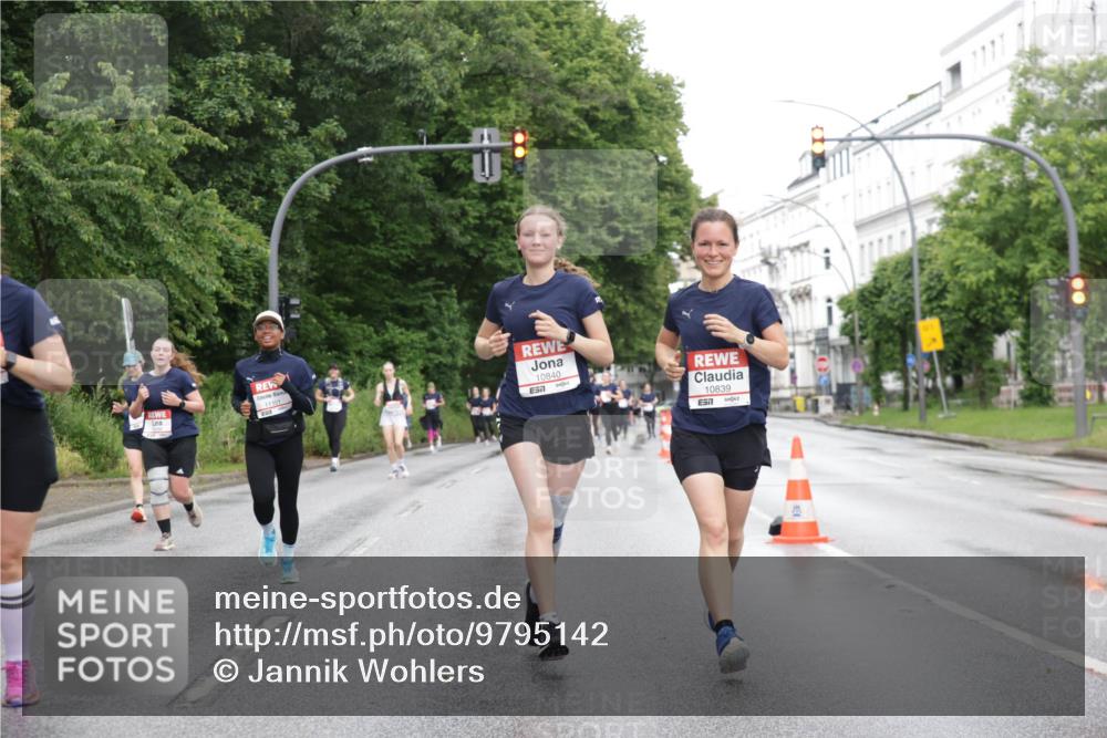 14.06.2026 - REWE Women's Run Jannik Wohlers http://msf.ph/oto/9795142 14.06.2026 09:55:59 Laufen 10840, 10839, 57, 1607 meine-sportfotos.de
