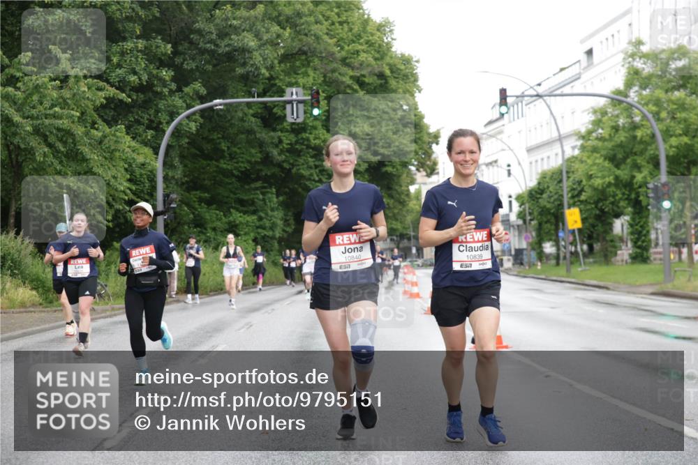 14.06.2026 - REWE Women's Run Jannik Wohlers http://msf.ph/oto/9795151 14.06.2026 09:55:59 Laufen 10840, 57, 10839 meine-sportfotos.de