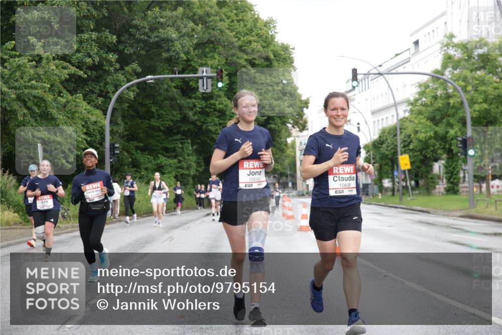 14.06.2026 - REWE Women's Run Jannik Wohlers http://msf.ph/oto/9795154 14.06.2026 09:55:59 Laufen 11101, 10840, 10839, 7 meine-sportfotos.de