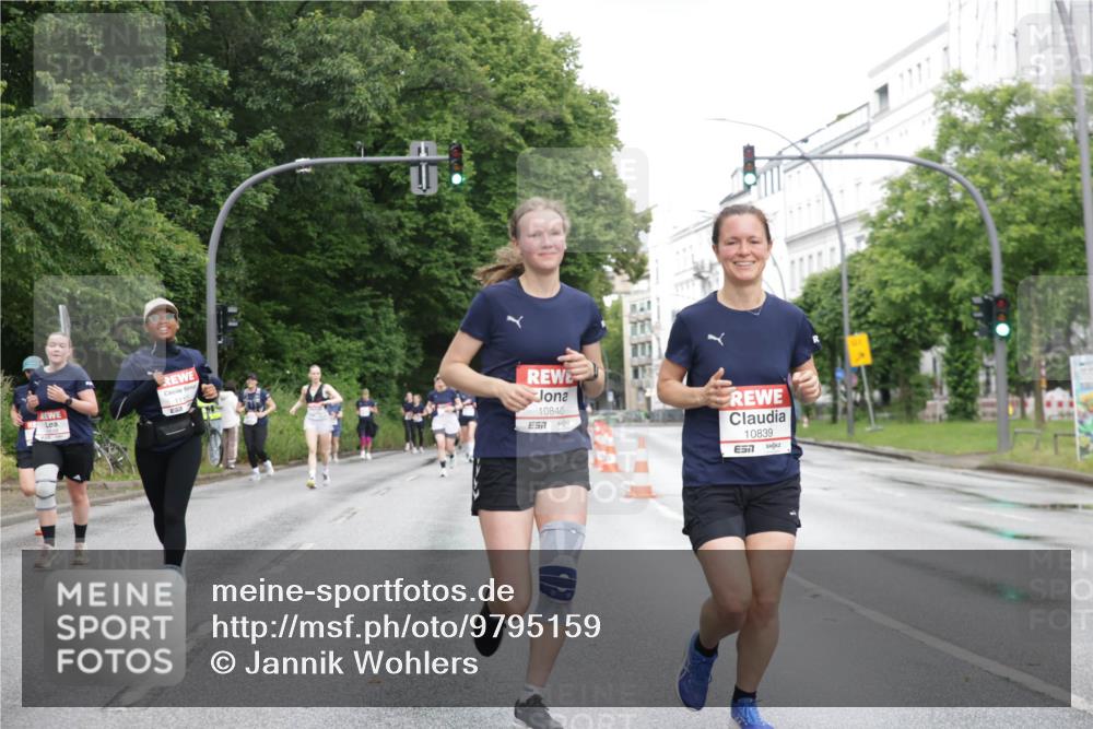 14.06.2026 - REWE Women's Run Jannik Wohlers http://msf.ph/oto/9795159 14.06.2026 09:55:59 Laufen 1117, 10840, 7, 10839, 7 meine-sportfotos.de