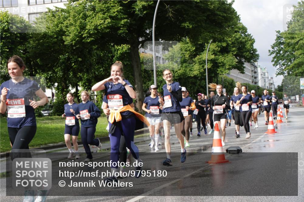 14.06.2026 - REWE Women's Run Jannik Wohlers http://msf.ph/oto/9795180 14.06.2026 09:09:20 Laufen 10835, 11415, 57 meine-sportfotos.de