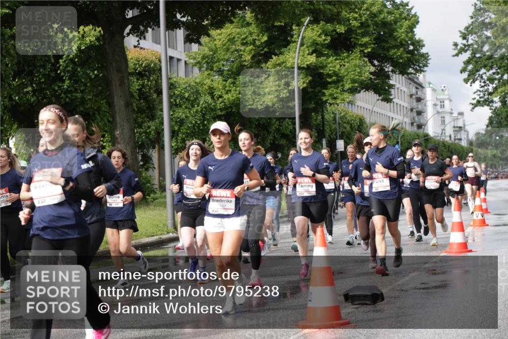 14.06.2026 - REWE Women's Run Jannik Wohlers http://msf.ph/oto/9795238 14.06.2026 09:09:24 Laufen 11443, 167 meine-sportfotos.de