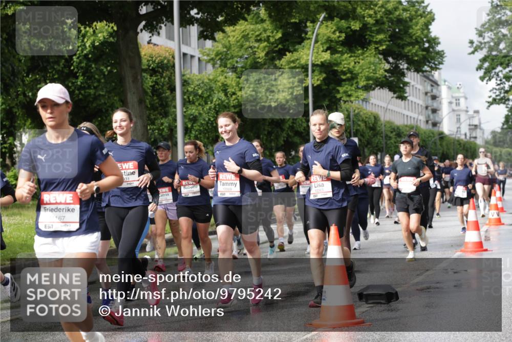 14.06.2026 - REWE Women's Run Jannik Wohlers http://msf.ph/oto/9795242 14.06.2026 09:09:26 Laufen 167, 57, 931, 10069, 10063 meine-sportfotos.de