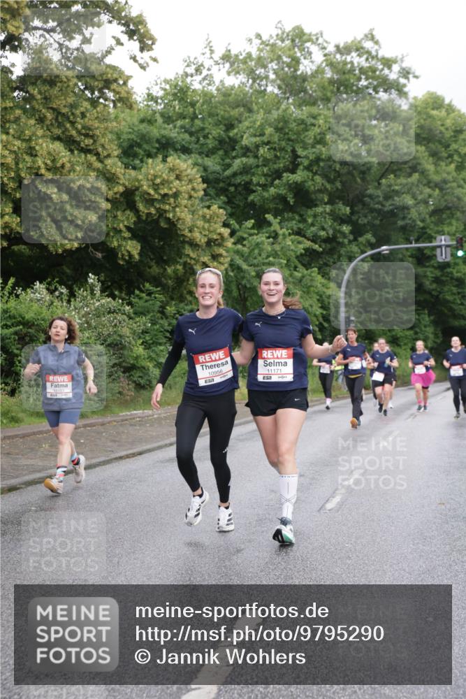 14.06.2026 - REWE Women's Run Jannik Wohlers http://msf.ph/oto/9795290 14.06.2026 09:56:12 Laufen 11483, 10956, 657, 11171 meine-sportfotos.de