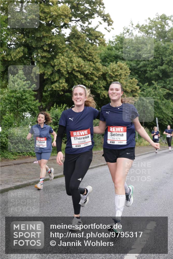14.06.2026 - REWE Women's Run Jannik Wohlers http://msf.ph/oto/9795317 14.06.2026 09:56:12 Laufen 11483, 10956, 11171, 7 meine-sportfotos.de